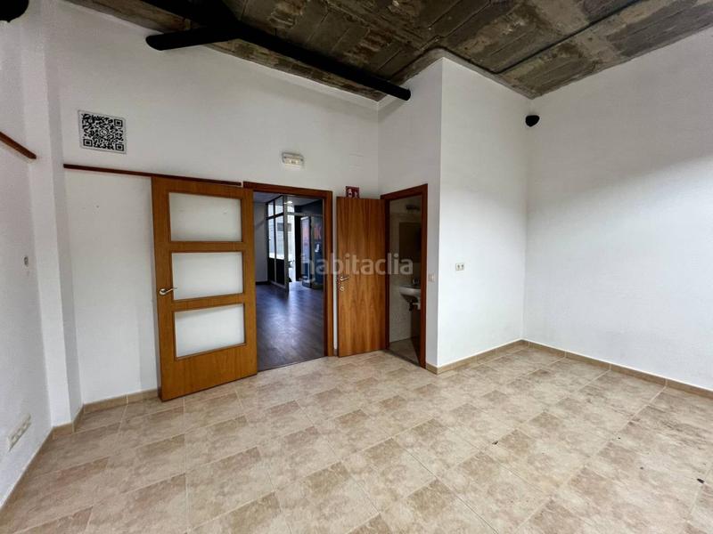Foto bbb9a5c3-f8c8-49b6-aa4a-4e87a7af1c78. Geschäftsraum in Centelles