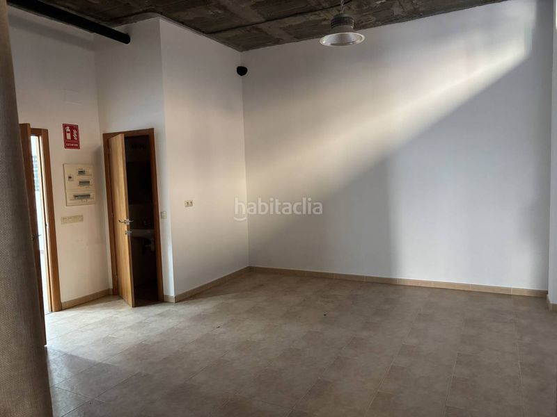 Foto d8a35dce-300f-43ea-b1e8-8e47cd744bd3. Lloguer local comercial a Centelles