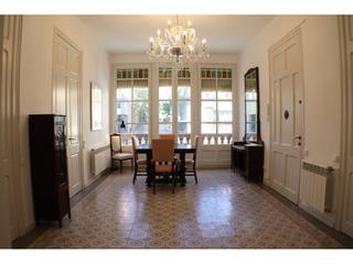 Miete Etagenwohnung in Sant Feliu de Codines. Majestuoso piso modernista rehabilitado con jardín privado en el