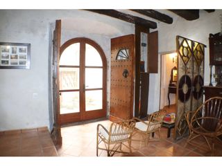 Casa adossada a Sant Feliu de Codines. Finca histórica de 410 m en el centro con múltiples posibilidade