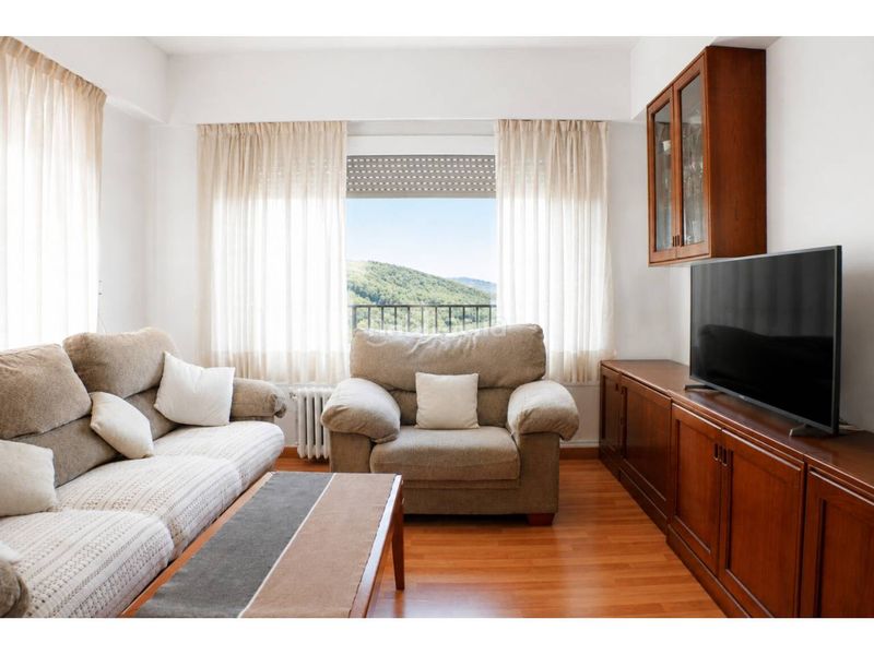Foto a7f9dc79-62bb-469a-a336-c882637b5720. Flat with heating parking in Sant Feliu de Codines