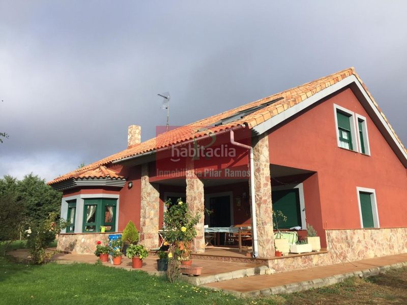 Foto 66a865bd-51ba-4668-9ae0-001f940b8541. Chalet en Garrafe de Torío