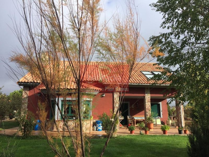 Foto 6d5e7b55-7824-41c0-9cc7-8f8cb8716de9. Chalet en Garrafe de Torío