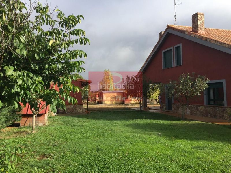 Foto be7ff39f-e645-457a-b1ff-f1fc8c3b9268. Chalet en Garrafe de Torío