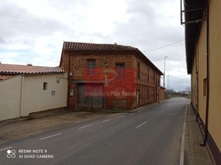 House in Villaturiel