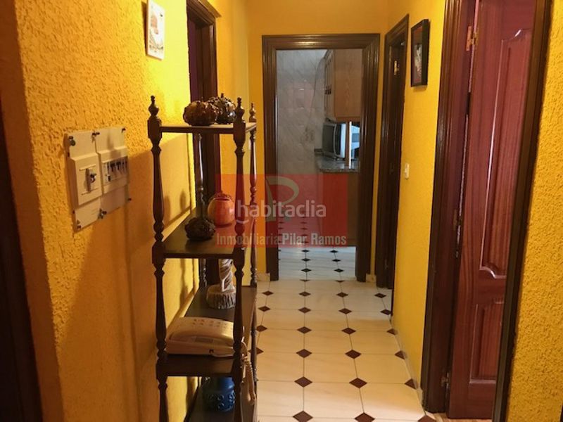 Foto 3215617f-cfa2-4e19-b134-4fc9ad7db424. Edifici a Trobajo del camino