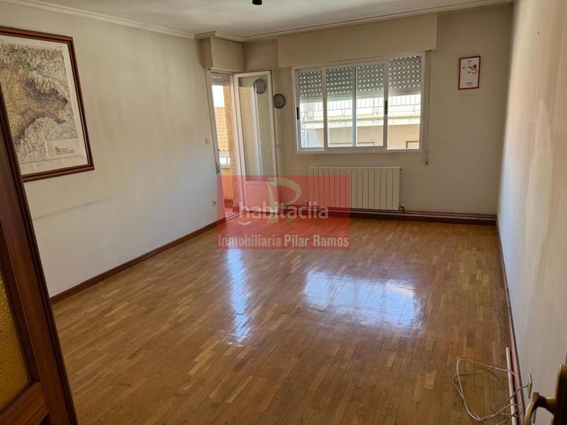 Foto b5a2fd56-83ae-4031-9fa3-9d1c481ace53. Appartamento con riscaldamento parcheggio in Santa María del Páramo