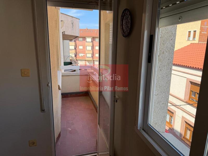 Foto d1fe9bf6-20d5-4ed1-9ae6-74d774f93028. Pis amb calefacció aparcament a Santa María del Páramo