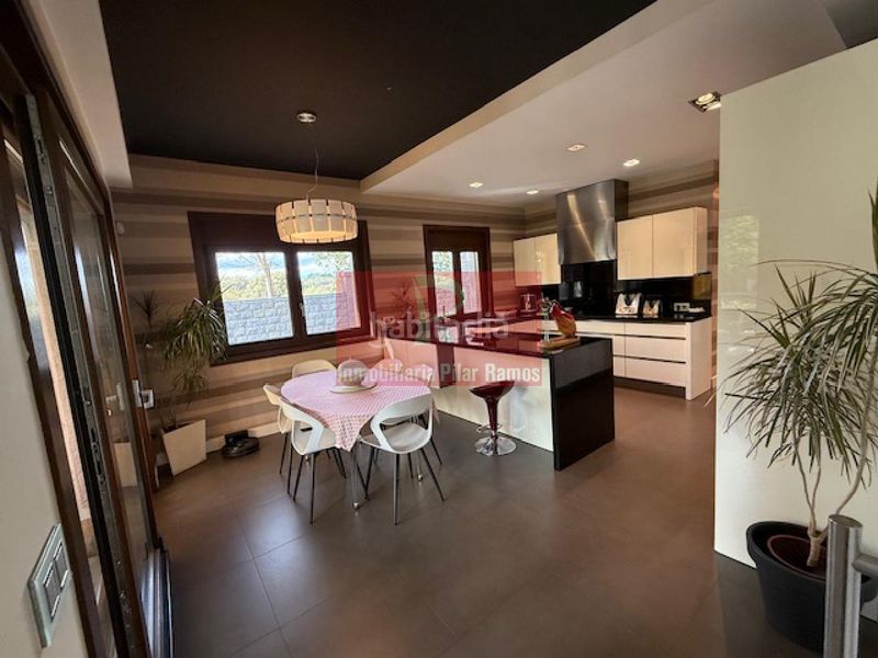 Foto 74536ff7-d191-4f56-9552-35947d92749c. Chalet en Cuadros