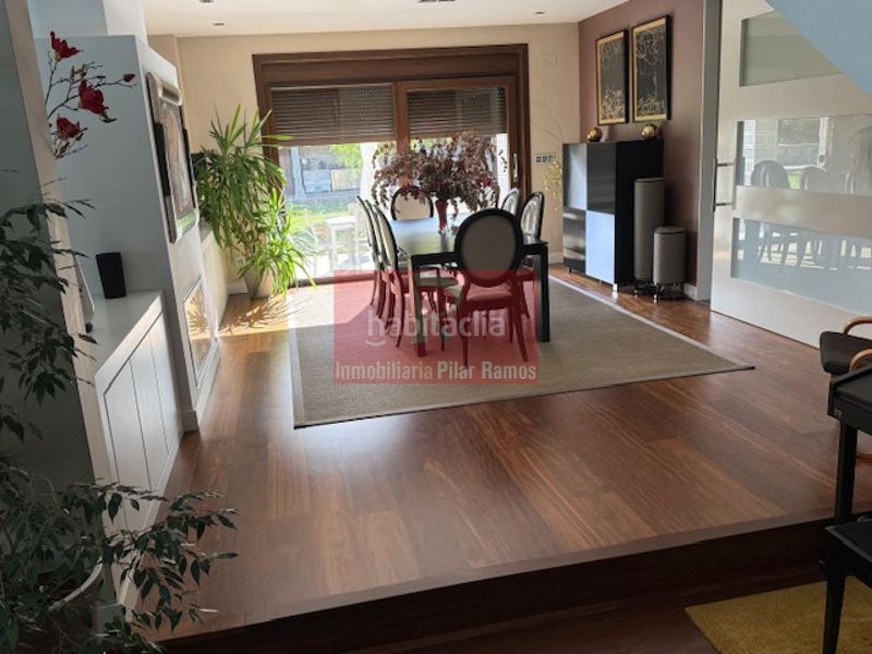 Foto 91eb012a-c5d0-4ba7-8410-5991b7b28450. Chalet en Cuadros