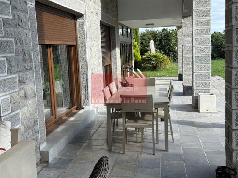 Foto 9d8201cc-6bf2-476f-8789-5a06da660dc5. Chalet en Cuadros