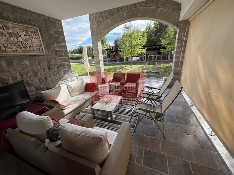 Foto b41566f5-76d5-4744-85f0-dcdede37dab3. Chalet en Cuadros