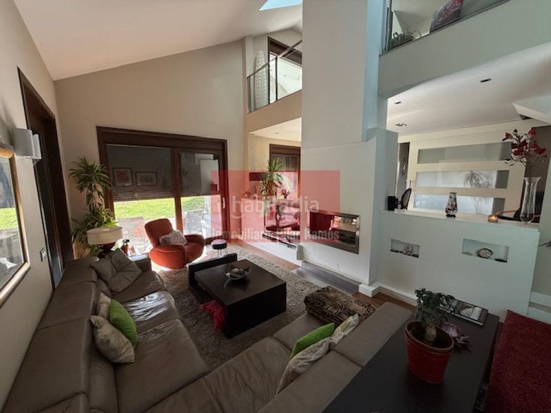 Foto d1da2adb-07d8-447d-8f4c-f10018882ed6. Chalet en Cuadros