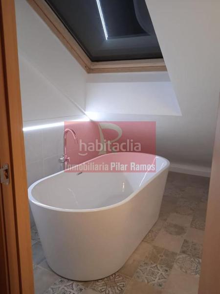 Foto 6505d0d7-1472-45e0-937d-c34a45aa81d1. Casa adossada amb calefacció aparcament a Valdefresno