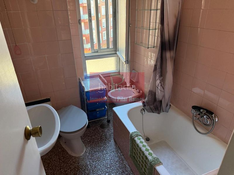 Foto 3bdd3c58-6fd9-4b8e-9cef-1491d3c5a3f2. Rent flat with heating in Las Ventas León