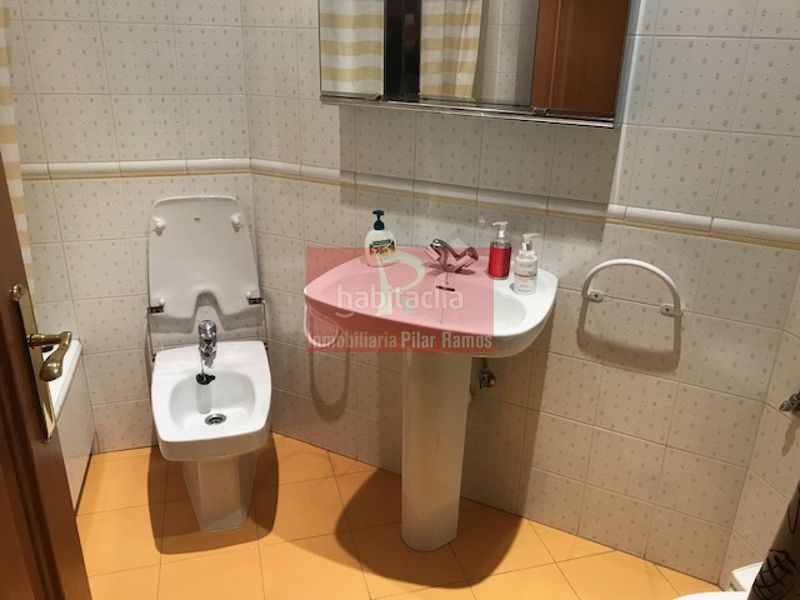 Foto 55c40bc6-ecca-4288-ad8b-230916e8084b. Rent flat with heating parking in Crucero León
