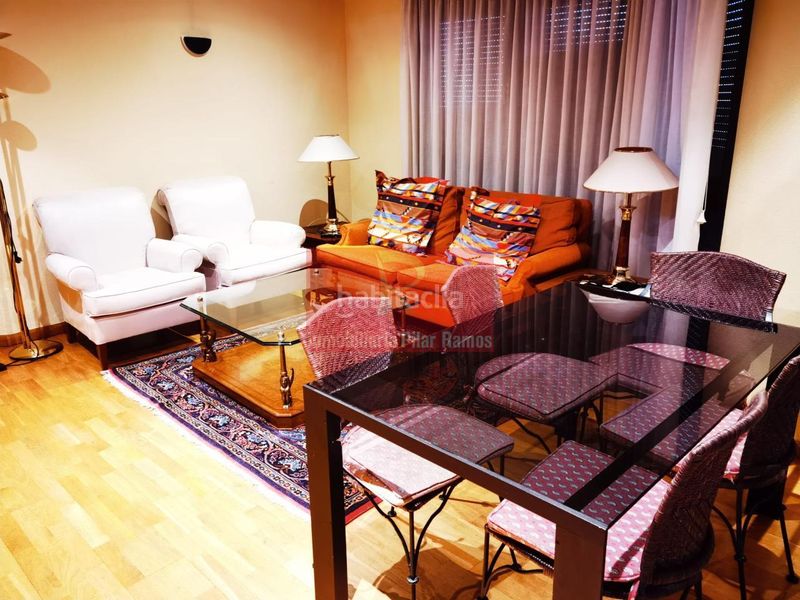 Foto 9baae4fd-db05-40b7-8cb8-9dbab7b25c1c. Rent flat with heating parking in Crucero León
