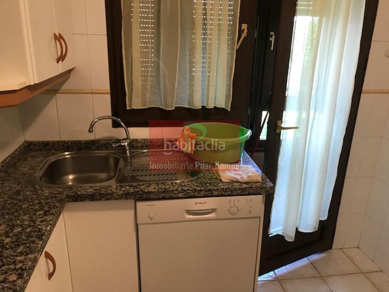 Foto 9f4263cb-9290-41e3-bfa9-c4bd77ab9c50. Rent flat with heating parking in Crucero León
