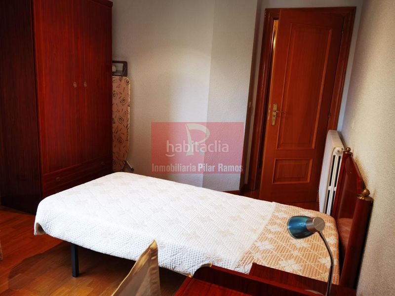 Foto b4324b2c-e0de-4ab2-a786-79d79a71ad77. Rent flat with heating parking in Crucero León
