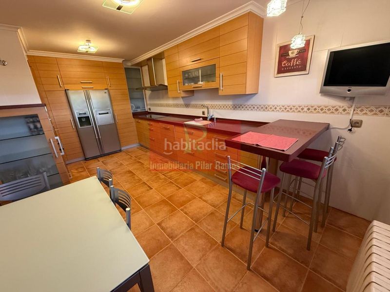 Foto 9cd380a6-190d-465e-a9ca-c4aeadde4131. Casa aparellada amb calefacció aparcament piscina a Sariegos