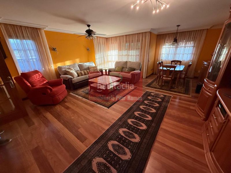 Foto f124f7df-7453-4d62-8883-862ffc7eee0b. Casa aparellada amb calefacció aparcament piscina a Sariegos