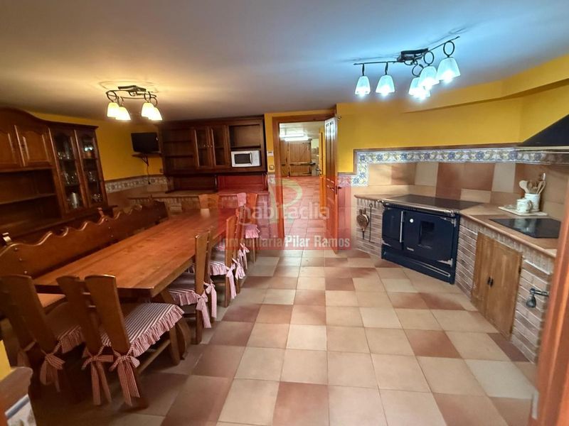Foto b6f57dc5-b986-4af9-9340-26614f01b56d. Casa pareada en Sariegos