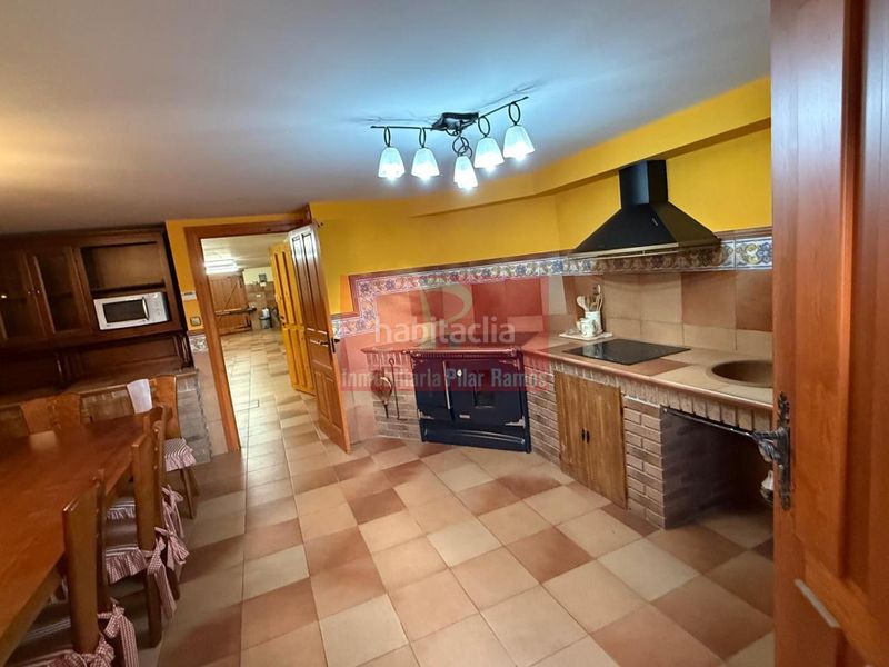 Foto f2b1d91d-4ec2-4fd4-90c8-c0b39a367cd3. Casa pareada en Sariegos