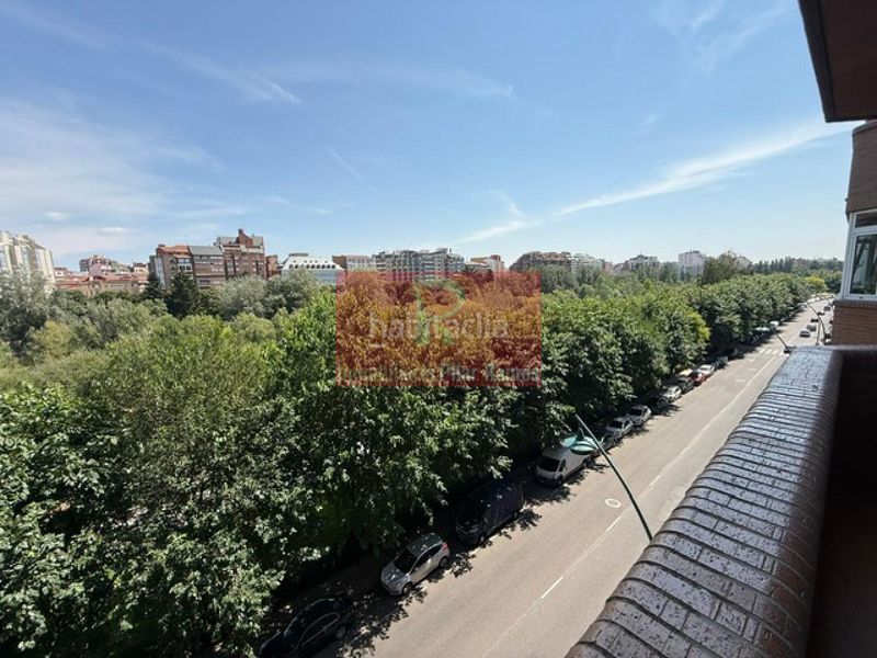 Foto 0a85c9a6-b56f-465e-a37e-b9633c2ba481. Rent flat with heating parking in Crucero León