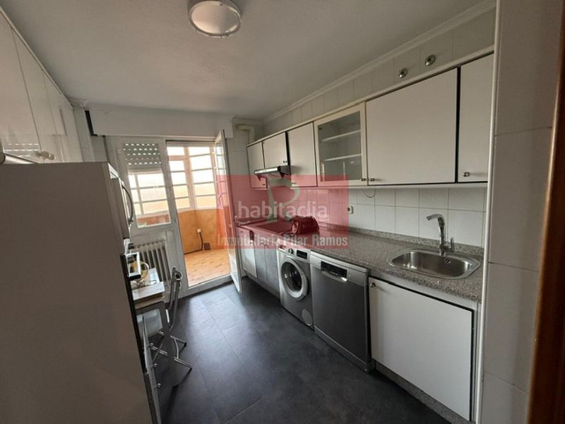 Foto 516cd4e3-2cec-49ca-ad3f-bf2062b74258. Rent flat with heating parking in Crucero León