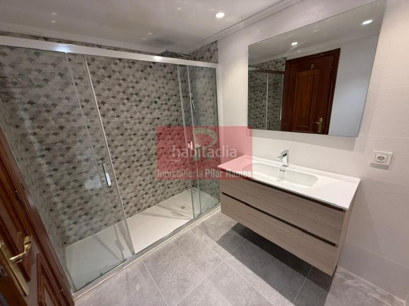 Foto a54ec666-fb21-481f-b1bf-ee0a5ff153a4. Rent flat with heating parking in Crucero León