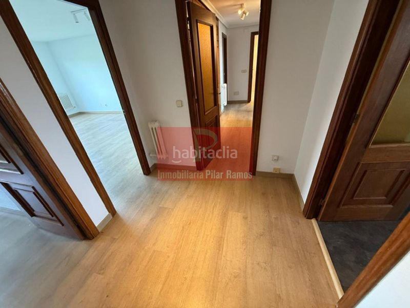 Foto cd511249-a0be-4e8c-87c7-198dfb0ce0c4. Rent flat with heating parking in Crucero León