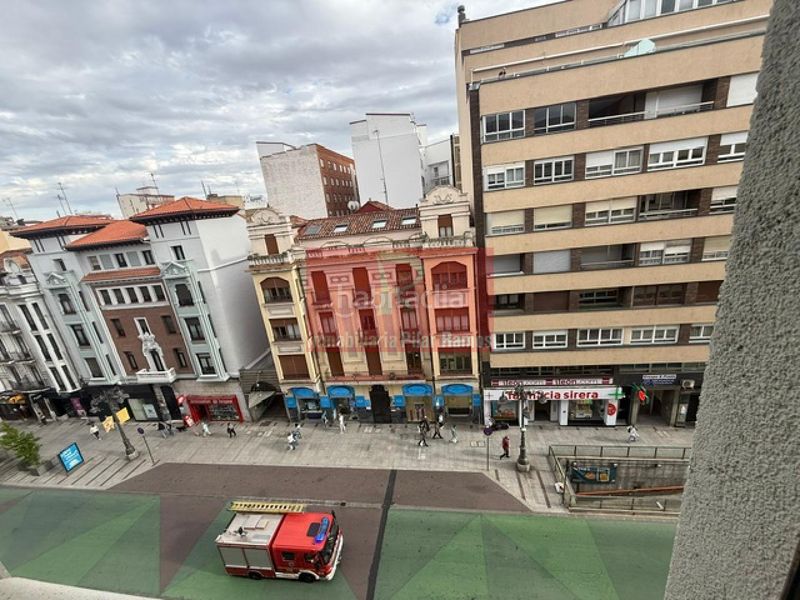 Foto 2f8f1518-8524-4c34-bc8d-b4758dc62e3f. Rent flat with heating in Centro Ciudad León