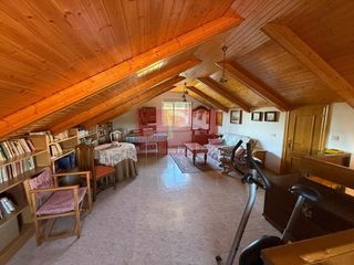 Chalet in Cuadros