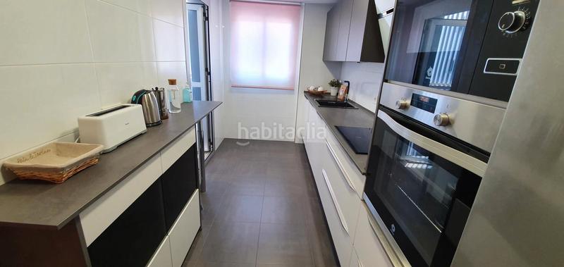 Foto 783392fe-3c0f-42e1-8f88-e3758cf0e88c. Alquiler apartamento en calle san manuel 7 en Castillo Sohail - Myramar Fuengirola