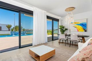 Chalet  Calle ana maria matute. Espectacular villa  en campoamor orihuela costa