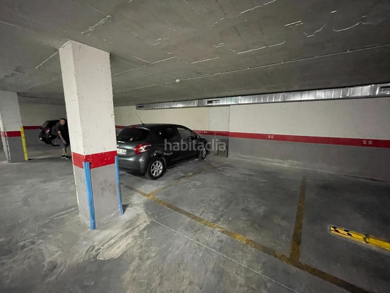Foto daa68415-fca8-48ad-b8c2-58f50ec18b4c. Aparcament cotxe a Centro - Muelle Pesquero Torrevieja