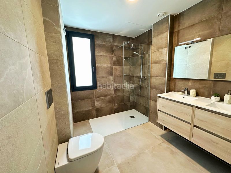 Foto 6d292b43-d751-41cf-bf27-769116ae3e64. Casa aparellada amb aparcament piscina a Dolores