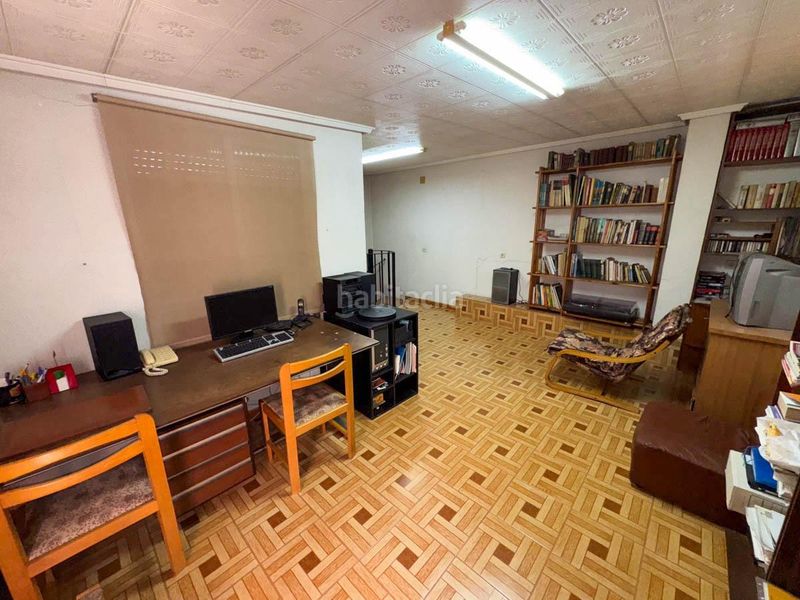 Foto 3e43a6d1-5876-41f0-8abd-22ee57d5664e. Edifici a Crevillente