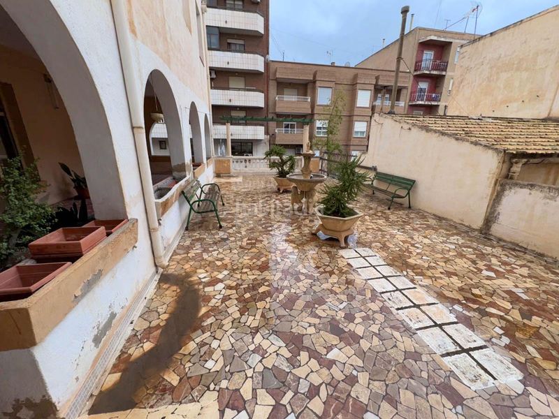 Foto c9d7d3d8-933a-4d49-80b6-f7ad8a43fda8. Edifici a Crevillente