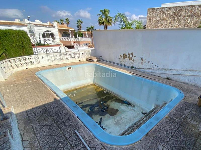 Foto 2592925a-2c1c-420f-9cbe-be07e9b204e2. Chalet  en calle relámpago los balcones en Los Balcones y los Altos Orihuela