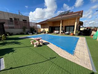 Xalet a Santiago de La Ribera. Chalet equipado e independiente en san javier