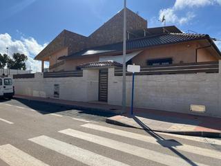 Xalet a Santiago de La Ribera. Chalet equipado e independiente en san javier
