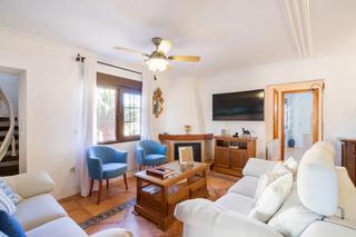 Miete Chalet  Calle rosalia de castro. Precioso chalet en alquiler