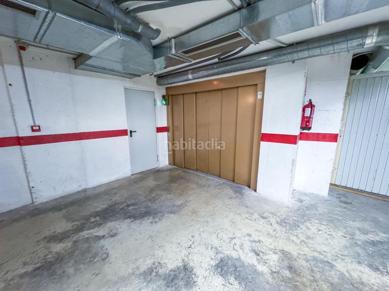 Foto 0ec087fb-53f8-4e97-8409-2d358ac9bbf6. Piso frente al mar y al puerto , en pleno centro! en Torrevieja