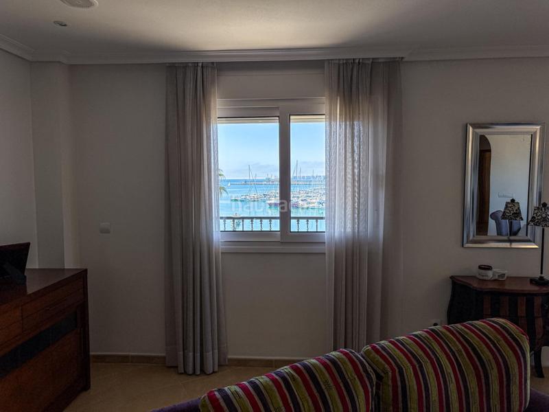 Foto 12d40d4b-f08d-4526-9759-9992646472fa. Piso frente al mar y al puerto , en pleno centro! en Torrevieja