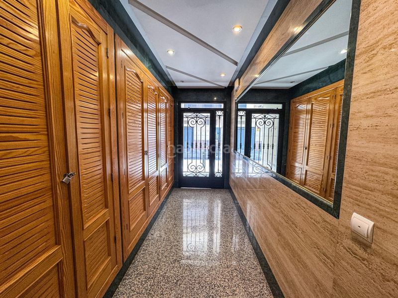 Foto 171d2b9b-996f-431d-83c9-5ceb32acae75. Piso frente al mar y al puerto , en pleno centro! en Torrevieja