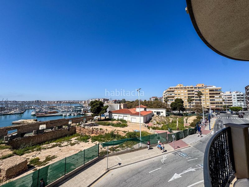 Foto 352fadf7-aa85-43d2-9f9d-dd2aeace259b. Piso frente al mar y al puerto , en pleno centro! en Torrevieja