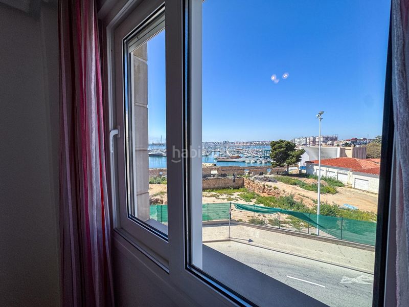Foto c0810375-39a1-483d-ae05-5960aa58346c. Piso frente al mar y al puerto , en pleno centro! en Torrevieja