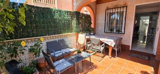 Casa aparellada  Calle marina. Encantadora casa pareada en esquina con jardín y acceso a piscin