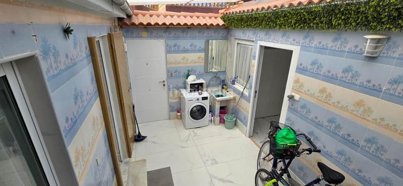 Foto e8501c93-d46a-414c-9981-9b2763b9af81. Doppelhaus mit heizung parking pool in Playa de los Náufragos Torrevieja